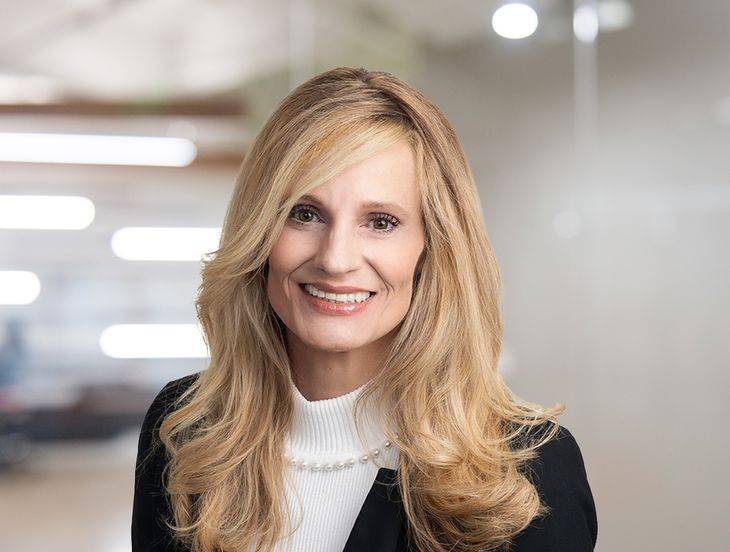 Laura Heckathorn Bio Photo